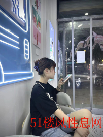 05年新人❤兼职，乖巧听话，娃娃脸可爱喜人 姓名：甜宝 年龄： 05 身高：166